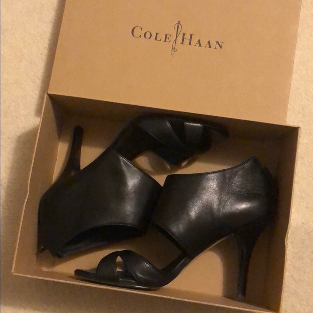 Cole Haan black leather open toe heels sandal 8.5